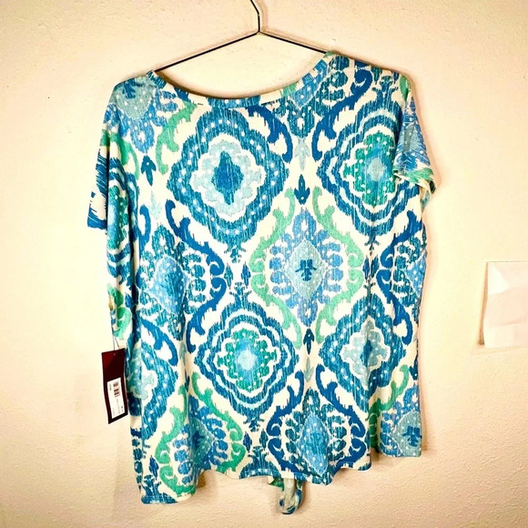 Love Scarlett Blue and Green Paisley Pattern Short Sleeve Top Plus Size 2X - Picture 4 of 6